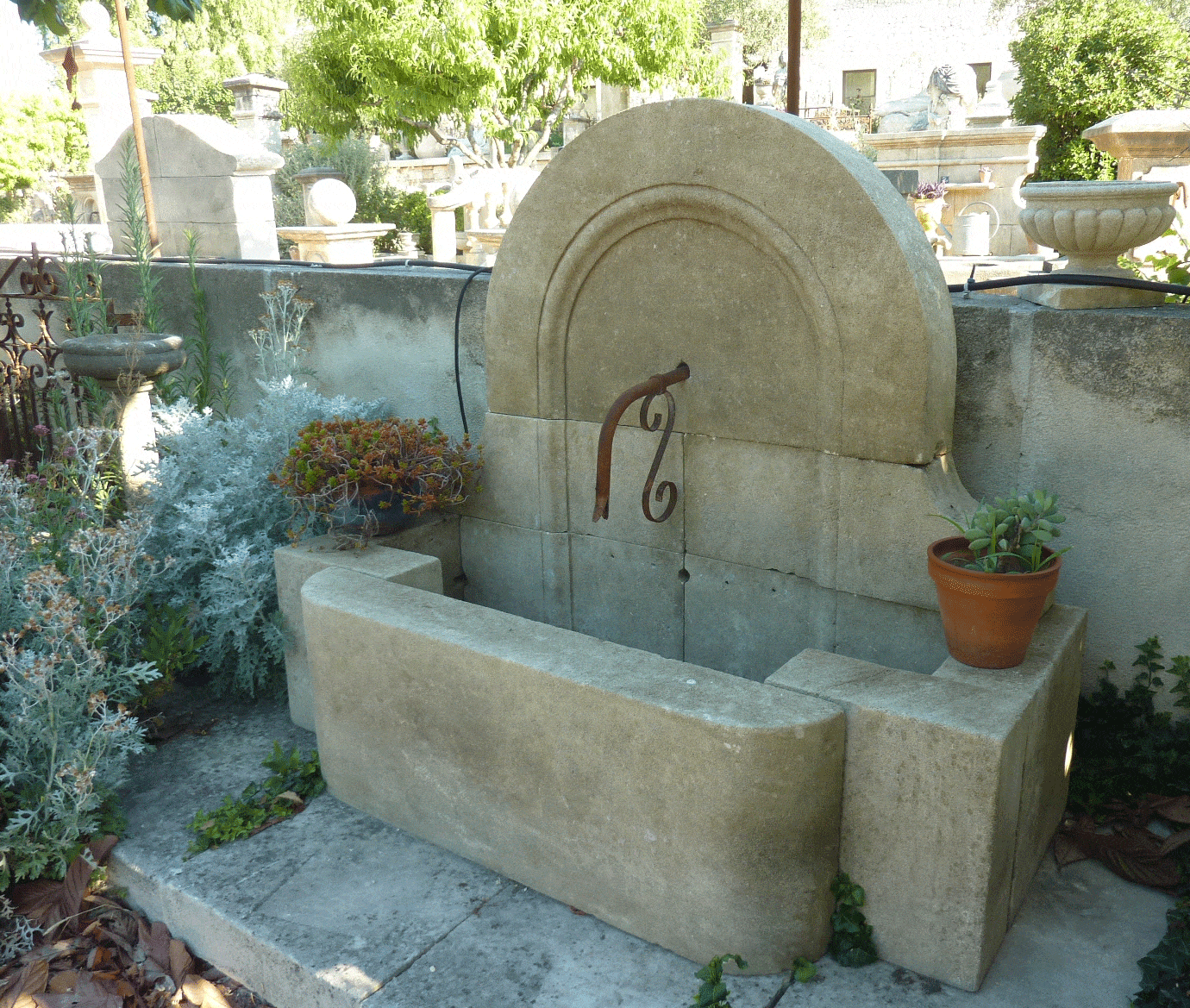 Fontaine Moustiers Sainte Marie ABFO26 - Hand Carved French Limestone Fountain