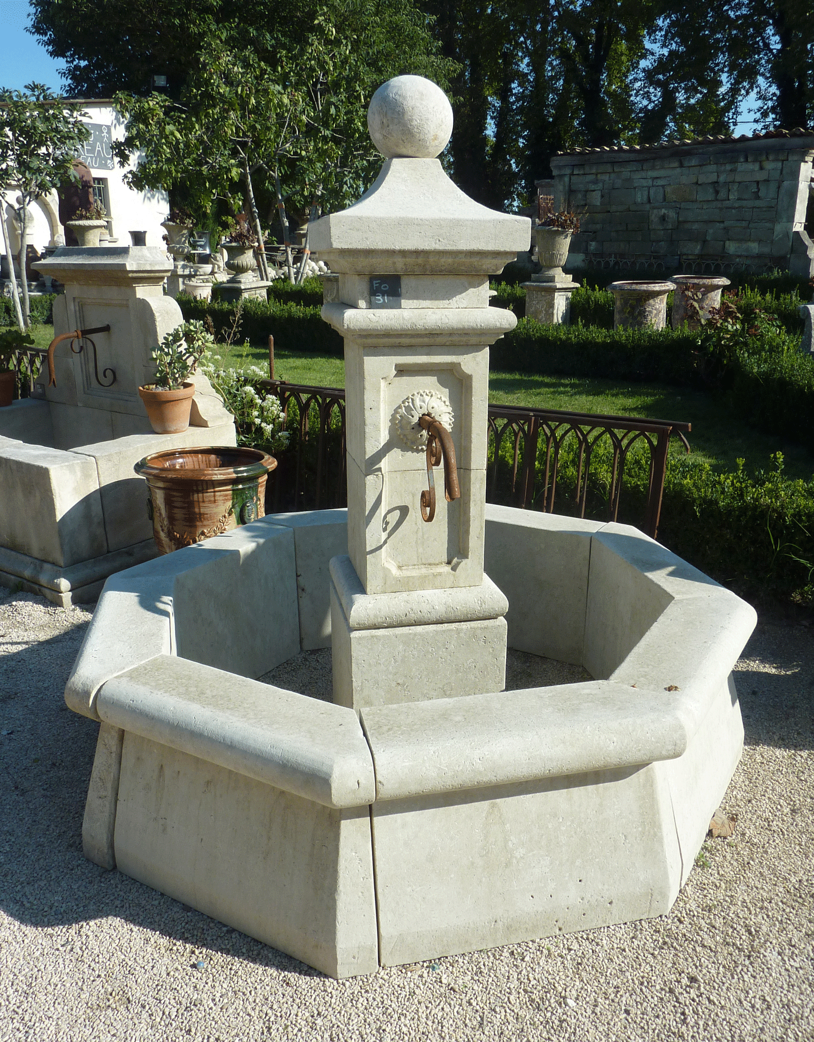 Fontaine Petite Centrale ABFO31 Hand Carved French Limestone Fountain