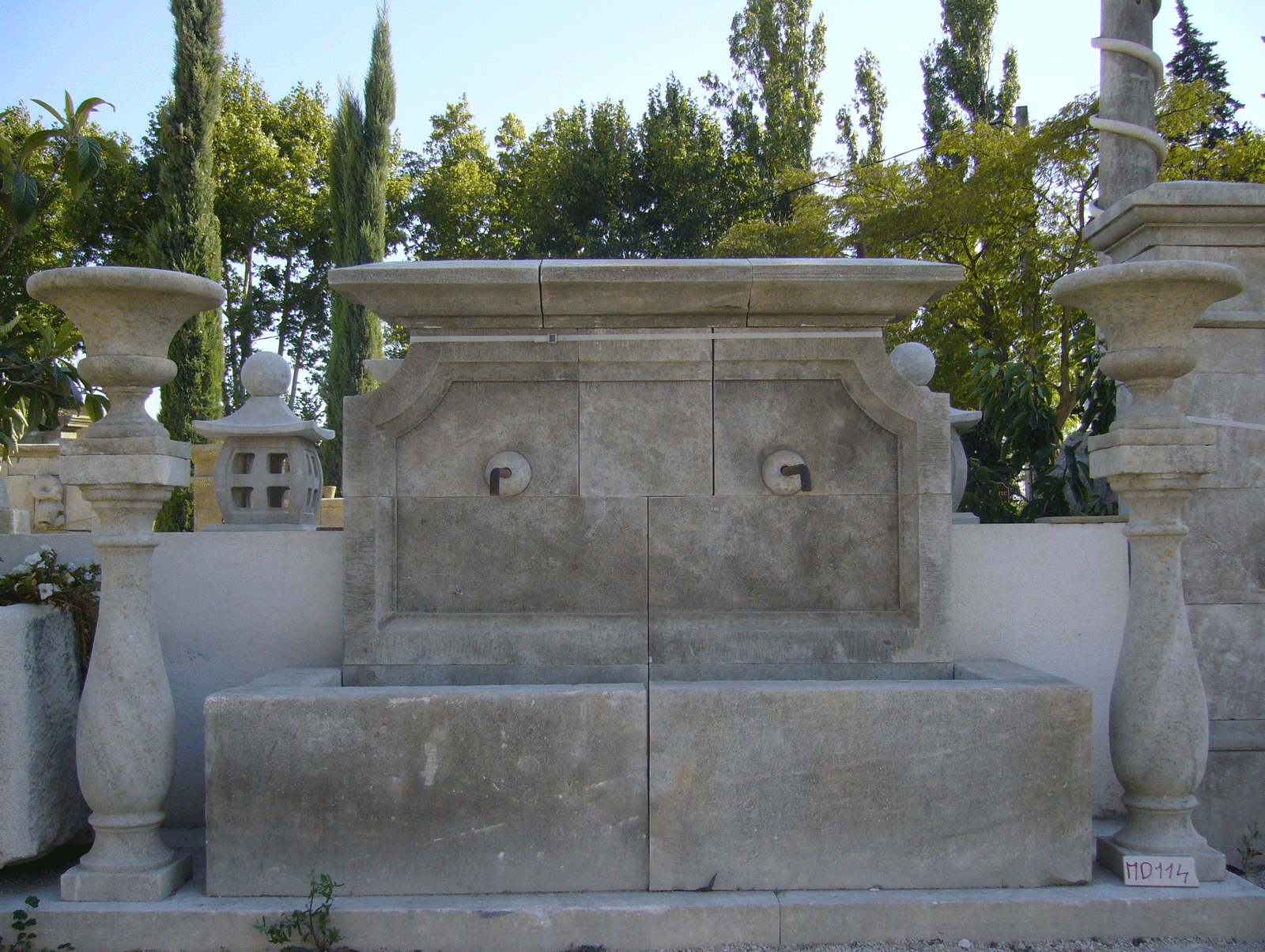 Fontaine Rustique ABFO93 - Hand Carved French Limestone Fountain